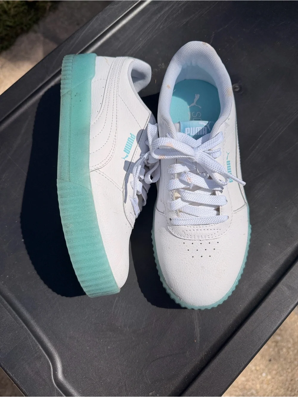 Puma Ladies White Sneakers with Aqua Trim - Casual Lace-Up Size 7.5
